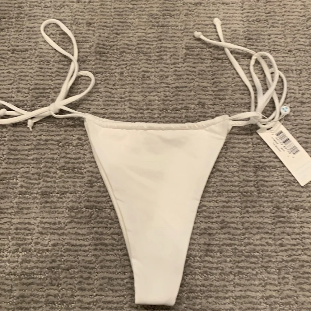 Frankies Bikinis Tia String Bikini Bottom L